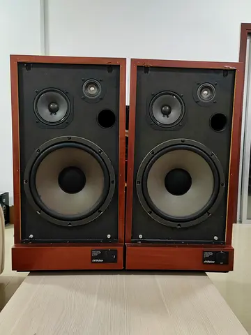 3 way victor vintage speakers