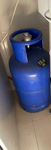 Empty Gas sylinder 15.6 KG, hose and regulator