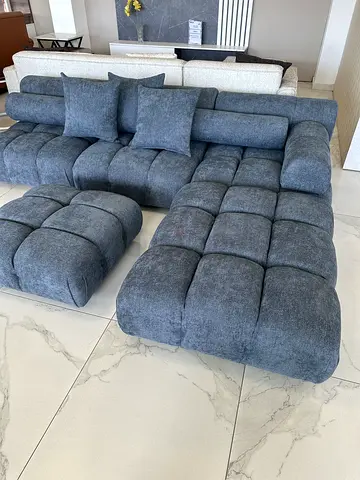 Stylish Modern Sectional Sofa in Elegant Gray