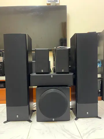 5.1 YAMAHA SPEAKERS WITH SUBWOOFER
