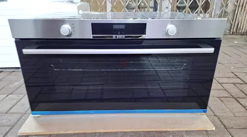 Bosch Latest Model Built in 90cm Electric Oven For Sale Same Like New