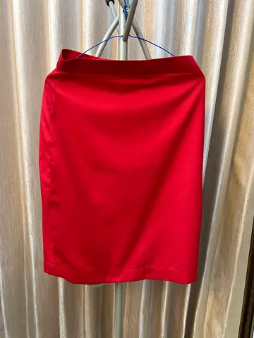Stunning Red Dress - Perfect for Any Occasion