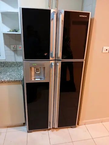 Hitachi 4 door refrigerator with water dispenser