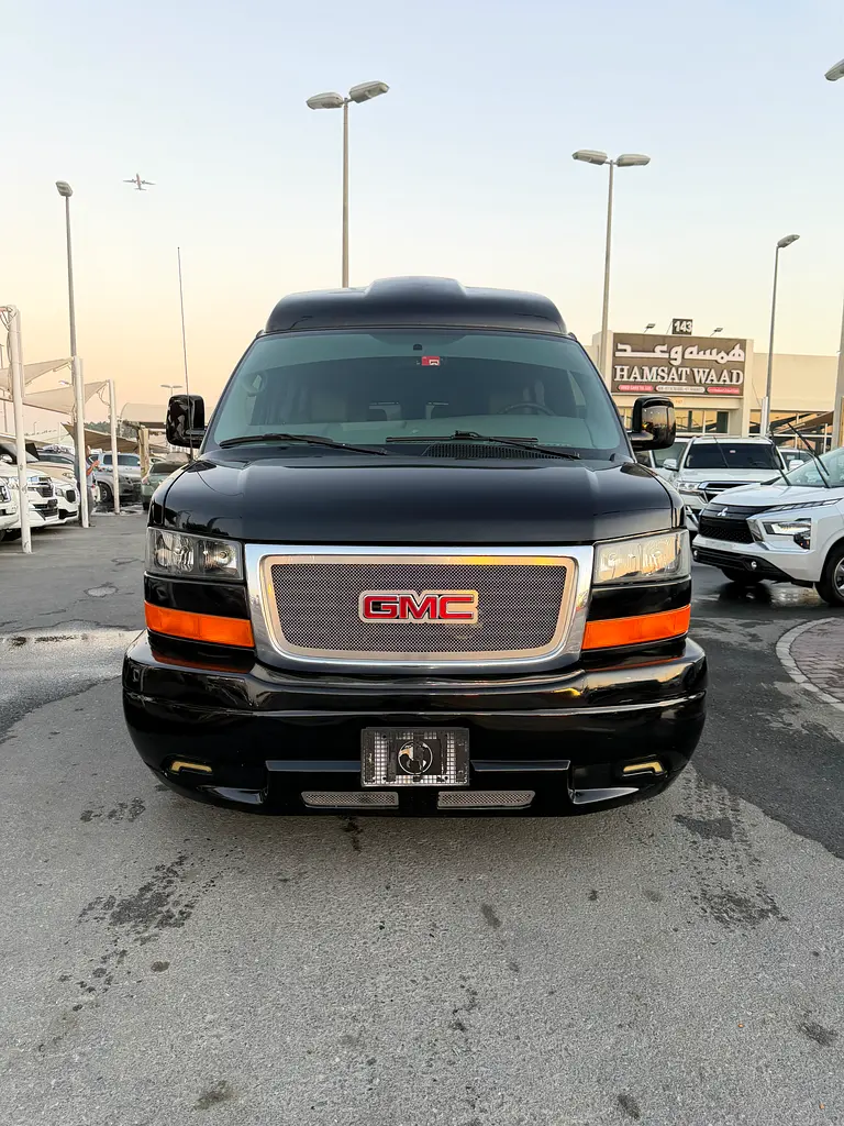 GMC Savana 2014 — photo 1 of 12