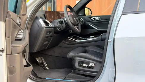 2025 BMW X7 缩略图 12