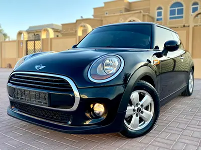 Low mileage 2016 mini cooper 1.5L 3 cylinder || GCC || black edition || panorama || accident free