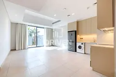 Vacant | Single Row | Exceptional Large Plot