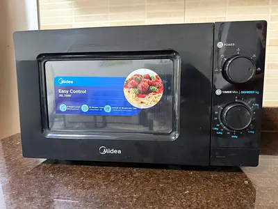 Midea Easy Control Microwave - 20L, 700W