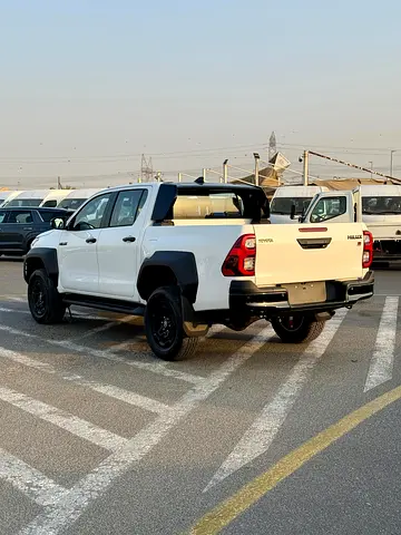 2025 Toyota HILUX 照片 4
