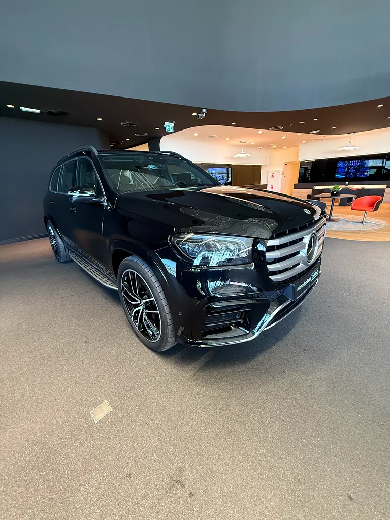 Mercedes-Benz GLS-Class 2025 — photo 1 of 10