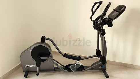 Life Fitness E3 Cross Trainer - FREE DELIVERY