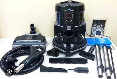 Rainbow SRX vacuum cleaner with water filtratio