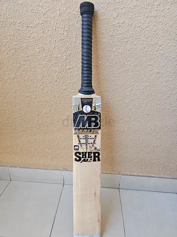 Genuine leather Cricket Bat - Perfect for Players -Mb Malik