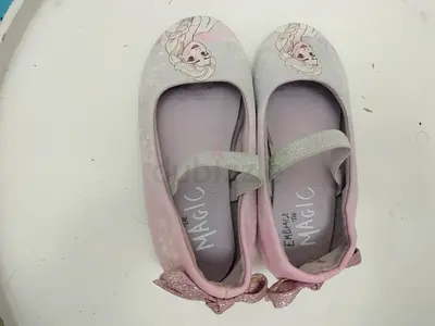Adorable Frozen-themed Kids Flats