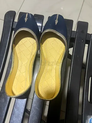 Stylish Womens Slippers in Navy Blue