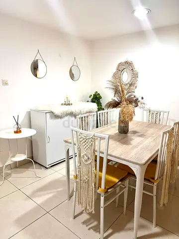 Beautiful Dining Table Set with 6 Stylish Chairs