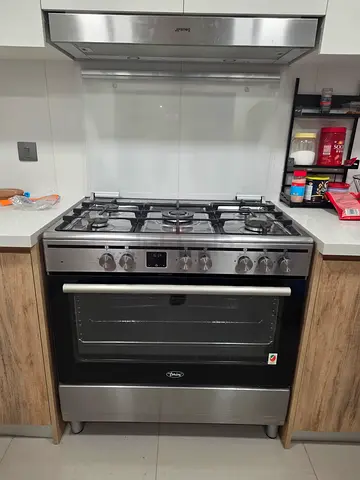 Moving SALE - Terim TERGE96ST Combination Cooker featuring 5 gas burners