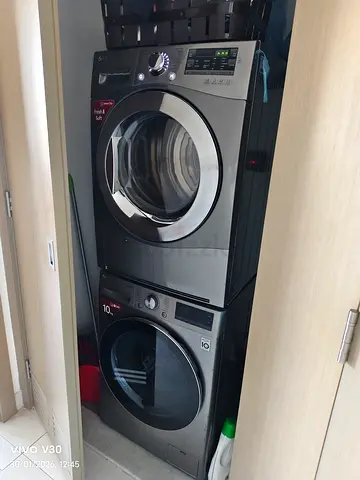 Free delivery Efficient LG 10.5 kg steam Washer and 9 kg Dryer Stack Unit
