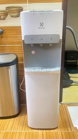 Electrolux Water Cooler - Refreshing Hydration at Home