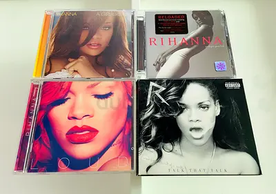 4 Rihanna Music CD’s