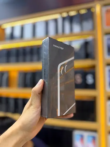 Samsung Galaxy Z Flip 7 Brand New Box