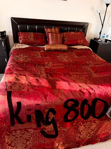 King bed with hydraulic lift for storage