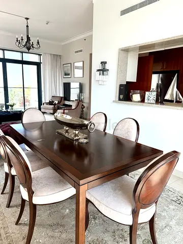 Caracole 6 dining chairs and table