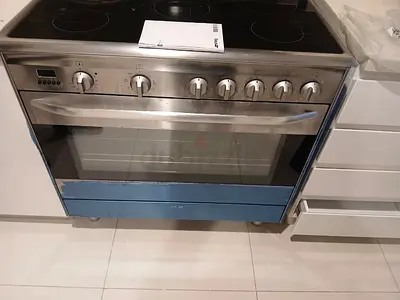 Smeg five burner cooker electric ceramic 90cm