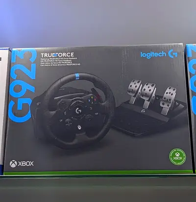 G923 Racing Wheel for Xbox  PC – With Pedals – Brand New