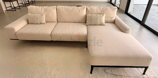 Modern L-shaped Sofa in Neutral Color