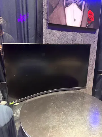 32 Samsung Odyssey G7 Gaming Monitor 240 hz