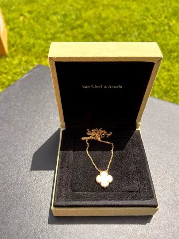 Elegant Van Cleef  Arpels Necklace