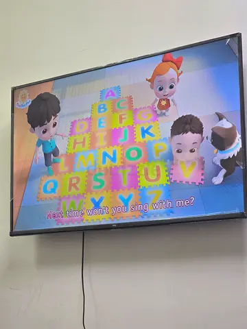 Interactive Alphabet Learning TCL TV 50 inch very good condition like new