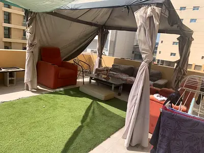 Bedspace close to insurance market metro station