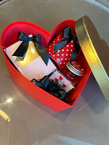 Valentines Day Gift Set in Heart Box