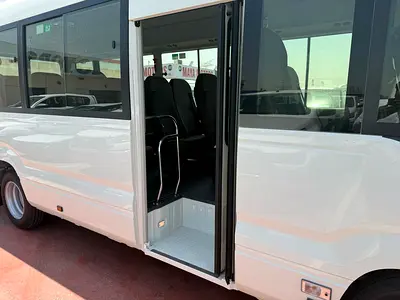 2025 Toyota COASTER — фото 15