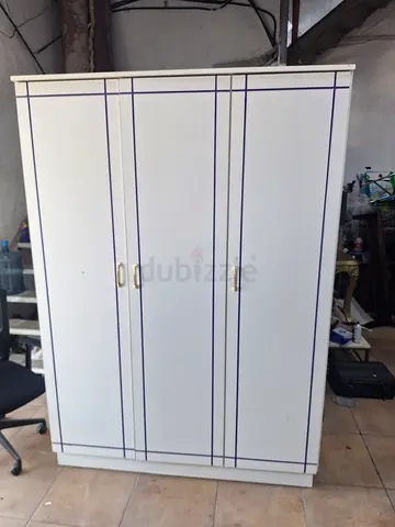 3 door wardrobe