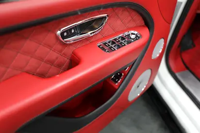 صورة مصغرة 10 لـ 2021 Bentley BENTAYGA