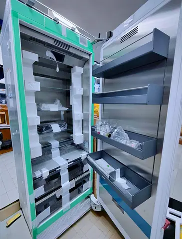 Luxury Gaggenau 400 Series Integrated Fridge RC472304 – Modern Kitchen Built-In