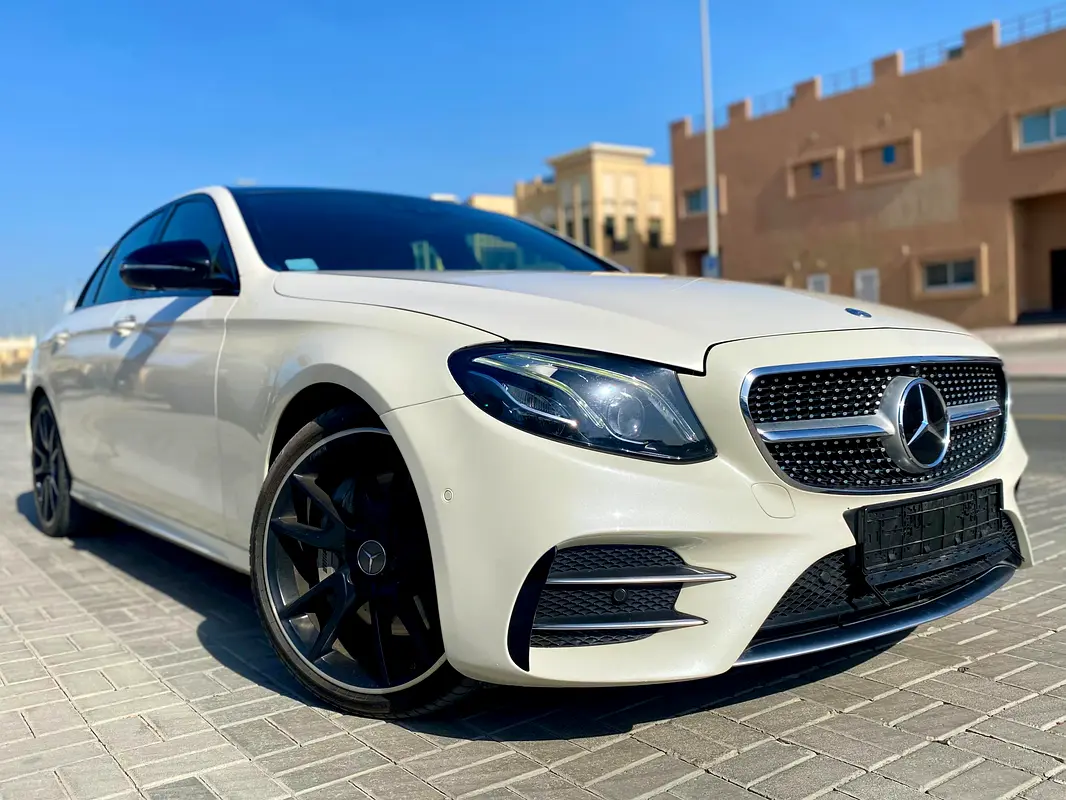 Mercedes-Benz E-Class 2018 — photo 1 of 20