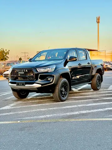 TOYOTA HiLUX GR 2.8 DiESEL FuLL 2025 BLACK