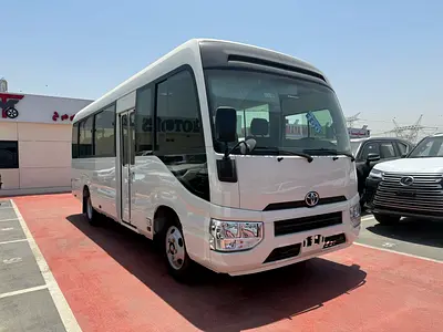 2025 Toyota COASTER — фото 3