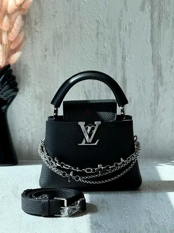Louis Vuitton Capucines Black