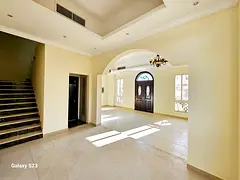 LIKE A NEW 4 MASTER BEDROOM VILLA ONE ROOM DOWNSTAIRS SHARE SWIMMING POOL