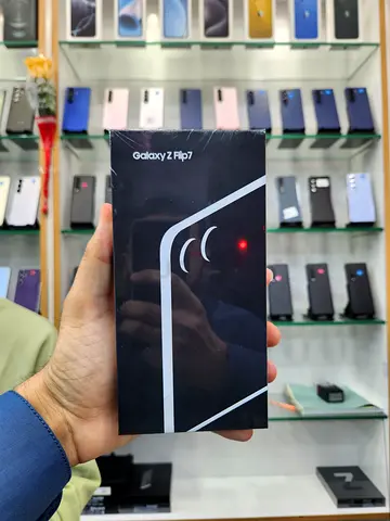 Samsung Galaxy Z Flip 7 256GB New Box Packed