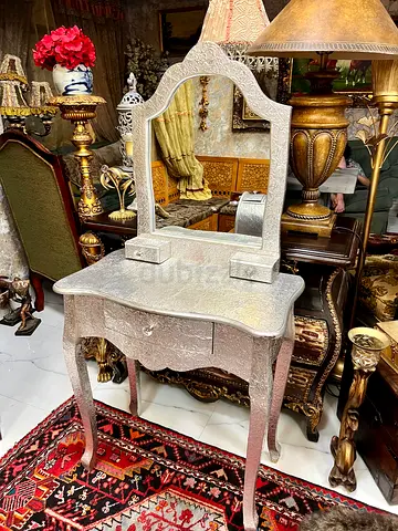 Elegant Vintage Dressing Table with Mirror with full silver mirror