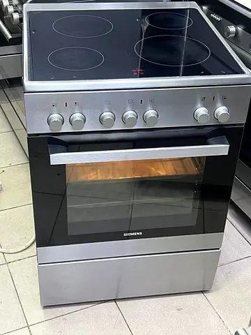 Siemens 4hubs electric cooking range 60/60 size Cooker with Oven, free delivery installation