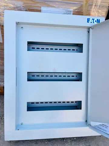 Eaton 3 Way Distribution Board (XBoard Series)