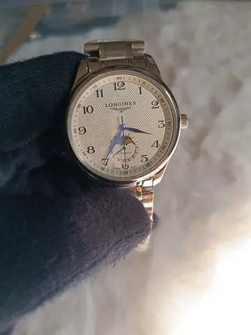 Men watch longines