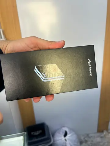 Samsung Galaxy Z Flip 6 256 GB TRA Orignal Box Packed New Fresh